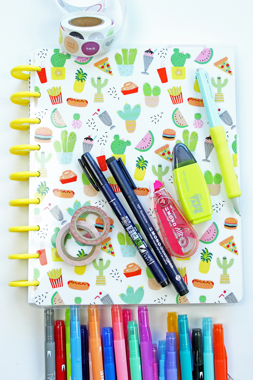 If getting organized is on your agenda this year check out this list! @jenniegarcian created this list with the best planner products! #planner #tombow 