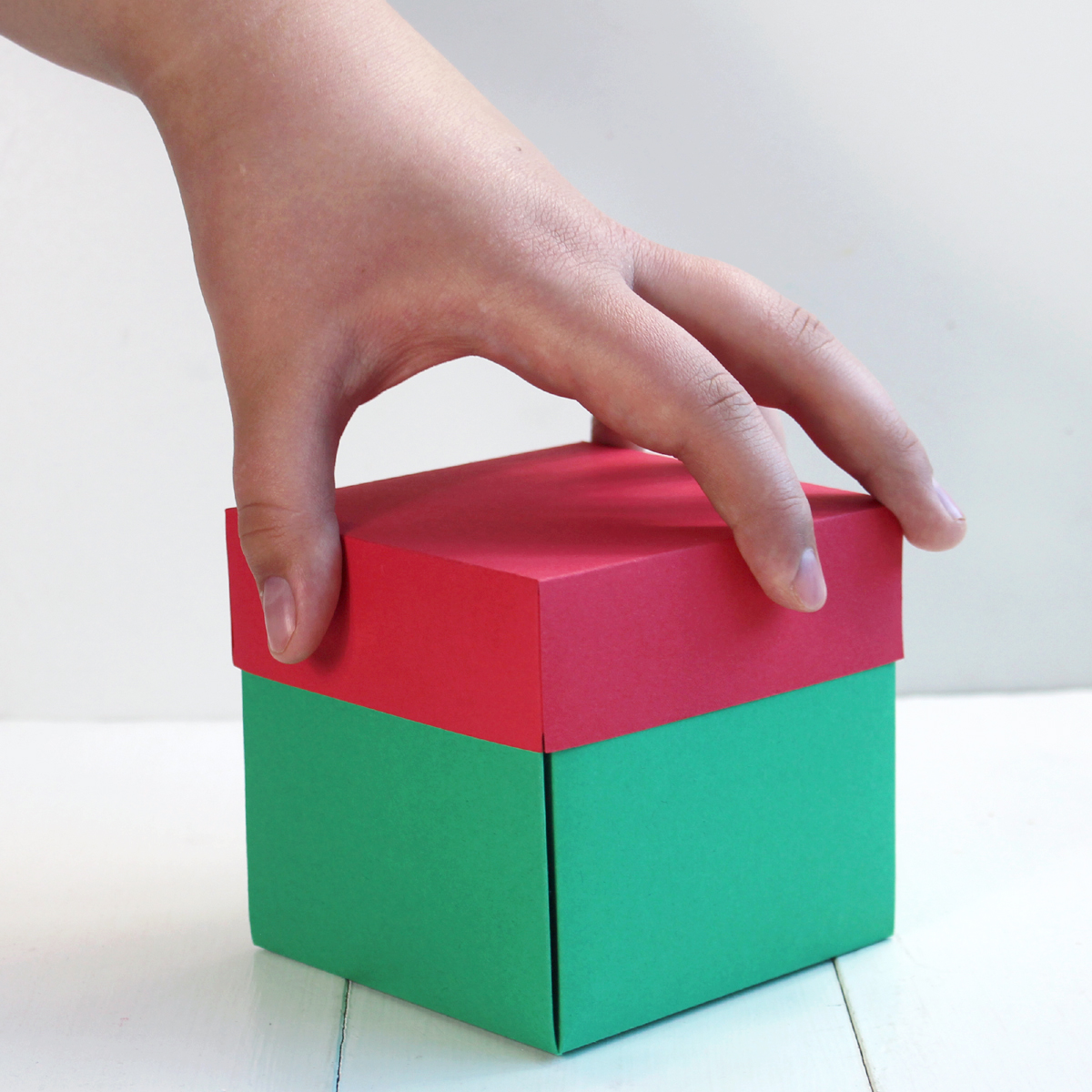 How to Make an Explosion Gift Box - Natalie Shaw
