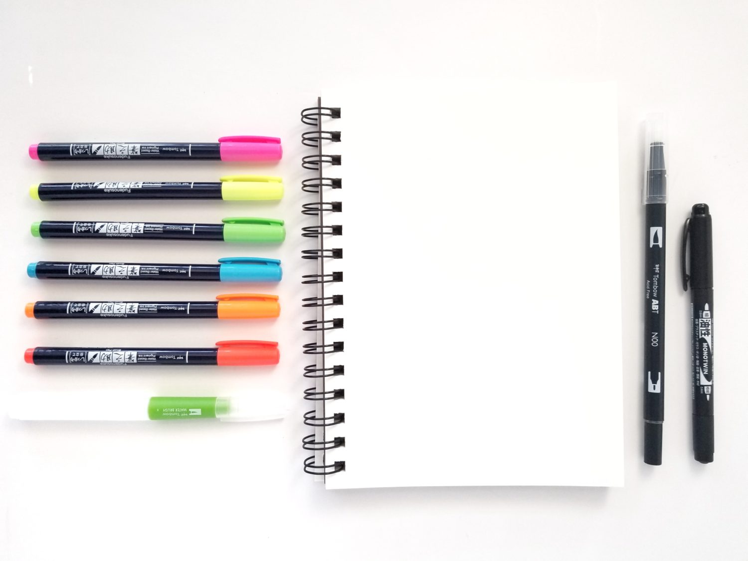 Learn 3 Lettering Fill Styles using @tombowusa Neon Fudenosuke Brush Pens with @graceannestudio!