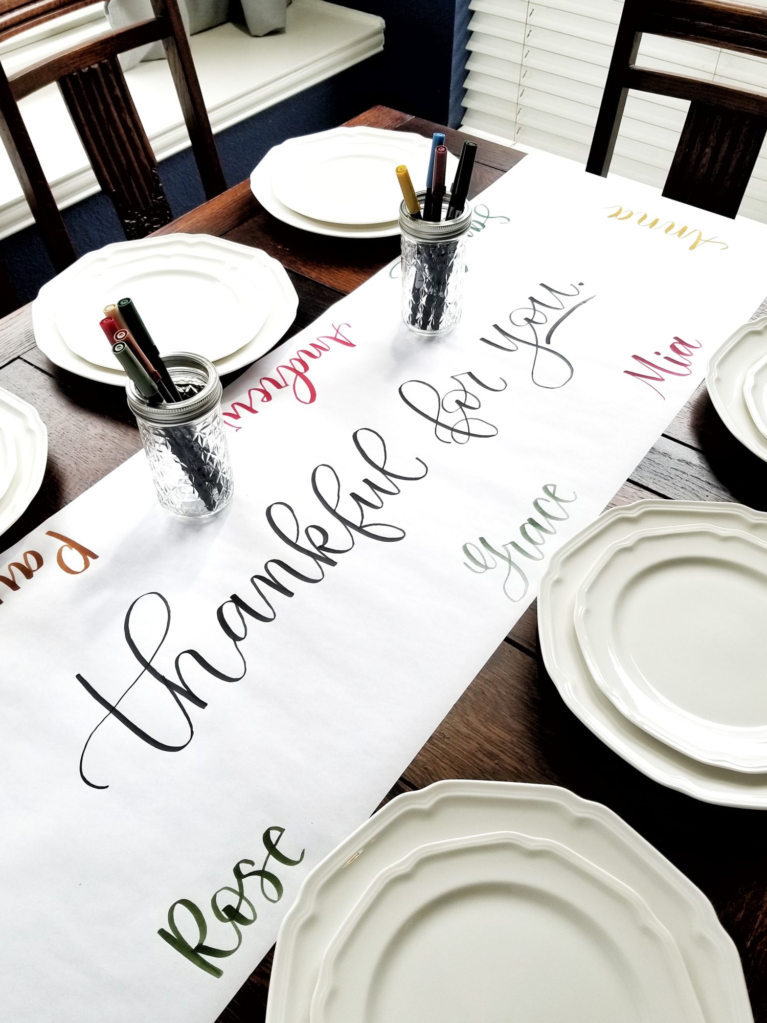 Make a personal and creative Thanksgiving table in 5 minutes with @graceannestudio using @tombowusa Dual Brush Pens!