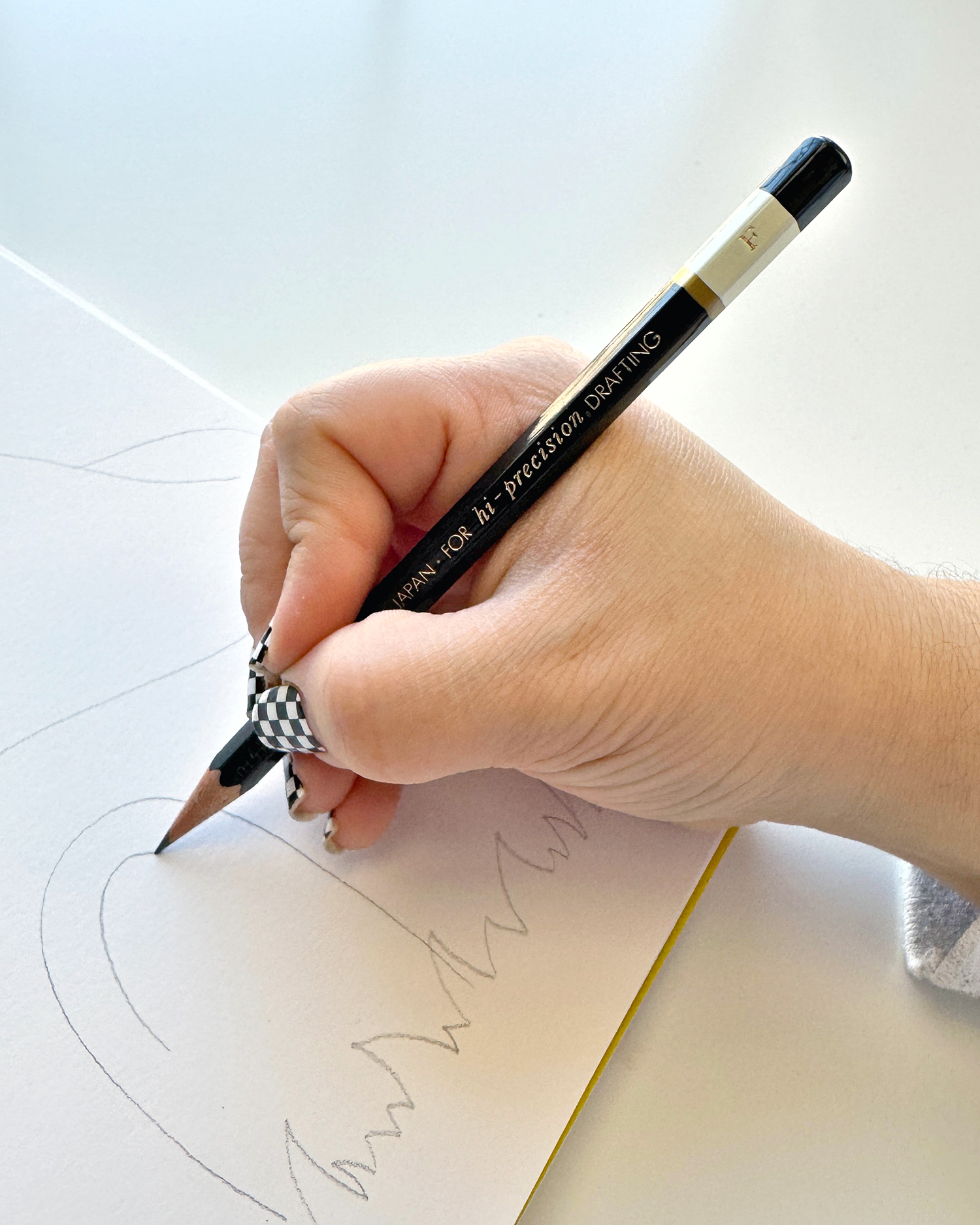 Use the Tombow MONO Drawing Pencils to sketch your images! #tombow #artjournaling