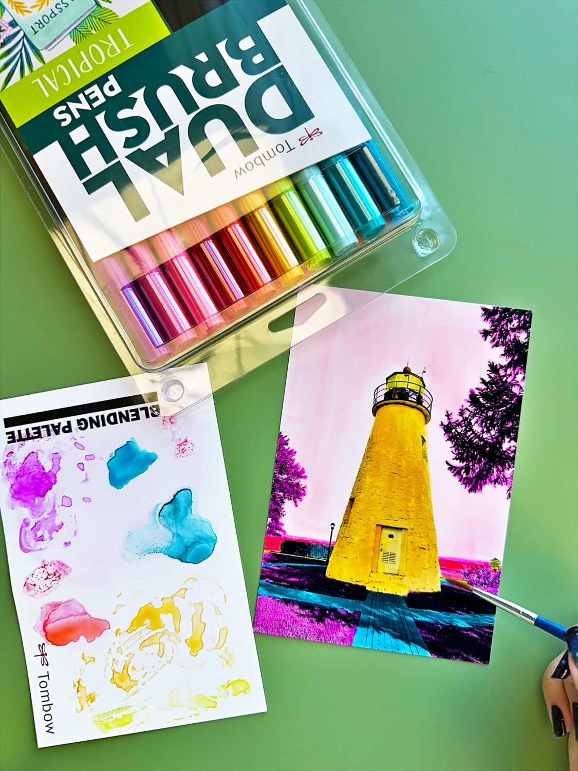 Let's make a pop art postcard with the Tombow Dual Brush Pens Tropical Set. #tombow #popart