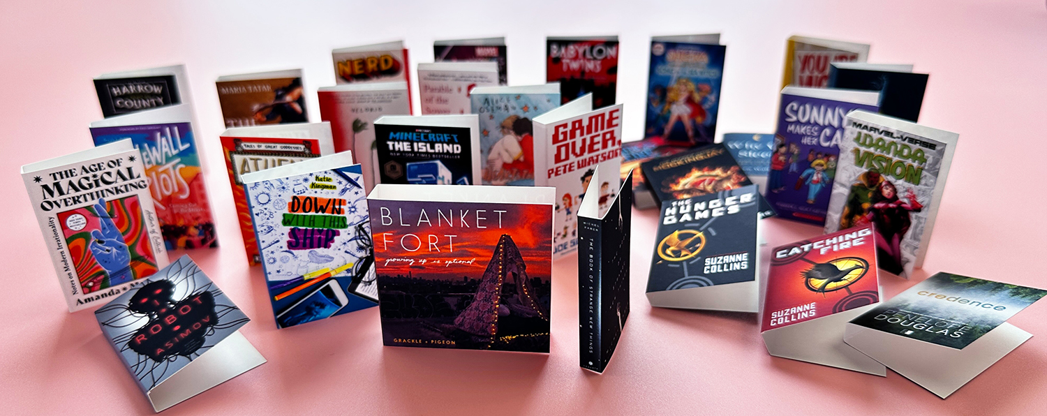 Create your own mini books to keep track of your TBR (to be read) list! #tombow #reading