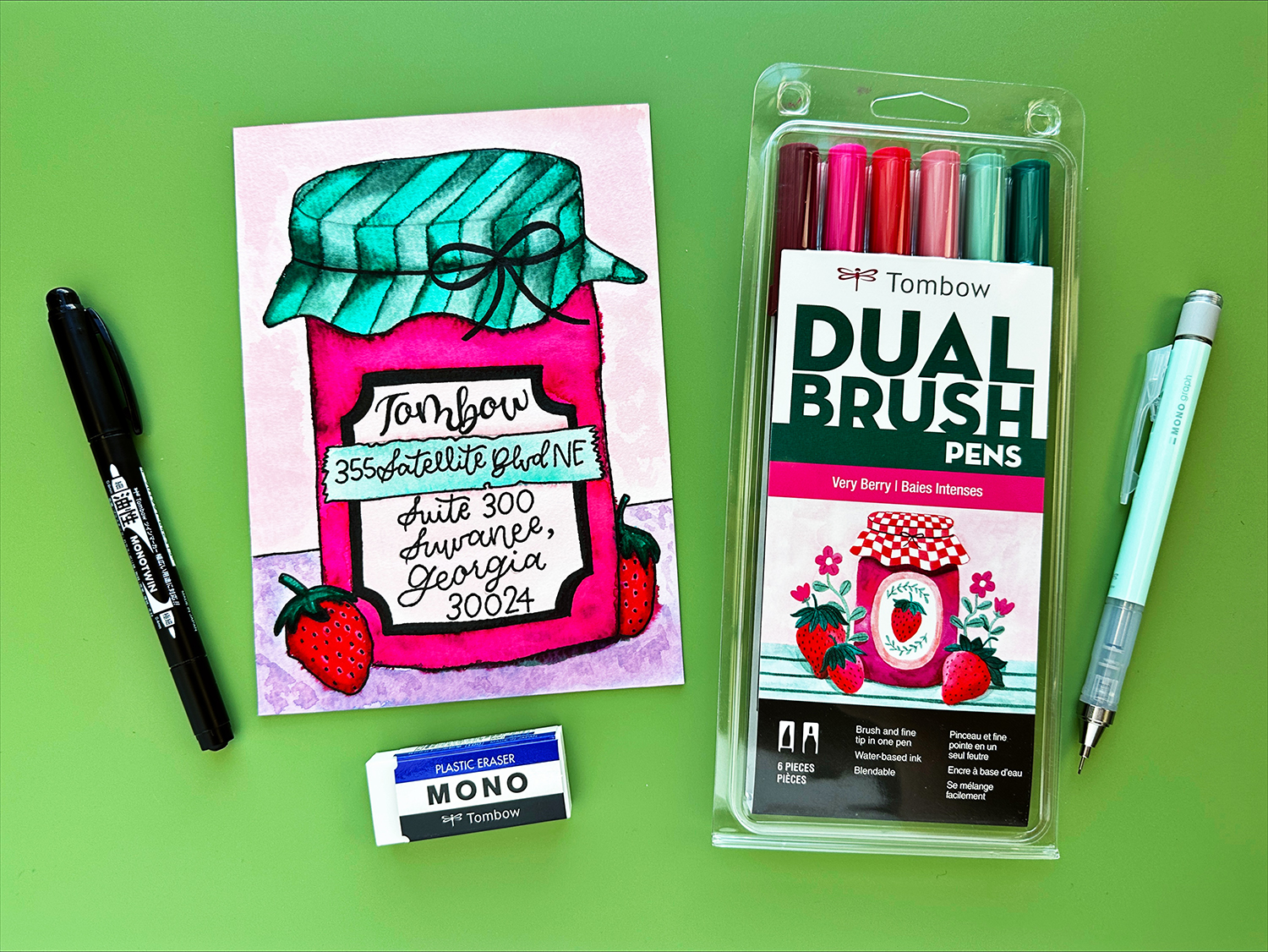 Make a friend's day with some happy mail! Make your own postcard using Tombow Dual Brush Pens and the Tombow Learn To Doodle Kit. #tombow #happymail