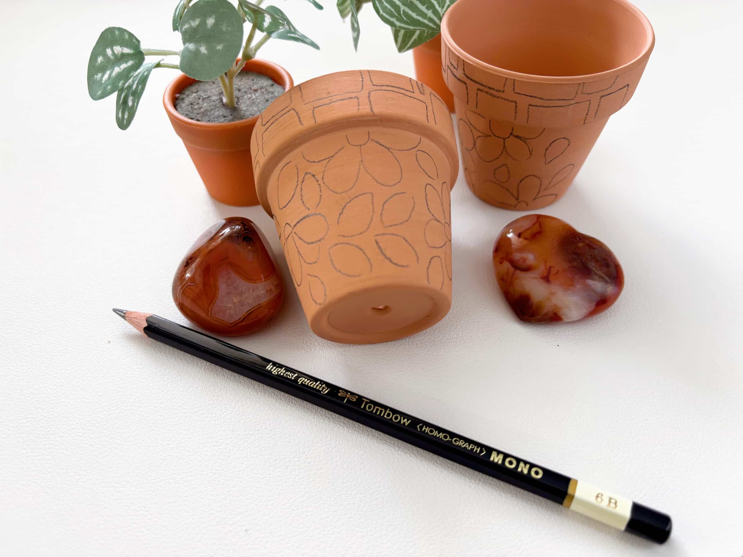 The Tombow MONO Drawing Pencil is ideal for sketching your design before adding paint to your faux mosaic pot