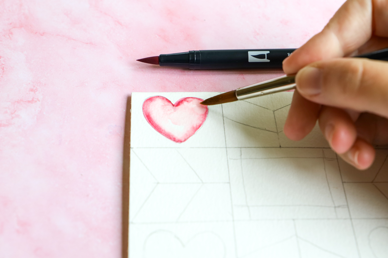 Learn How to Draw a Quilted Mother's Day Card following this tutorial on the @tombowusa blog using Dual Brush Pens!