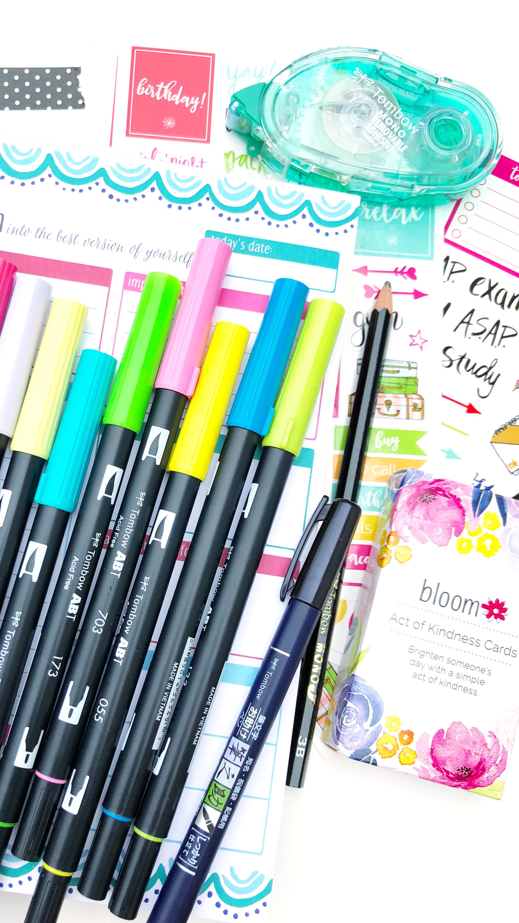 Lauren Fitzmaurice of Renmade Calligraphy shows you 3 ways to plan with the heart using Tombow and Bloom Planner products.