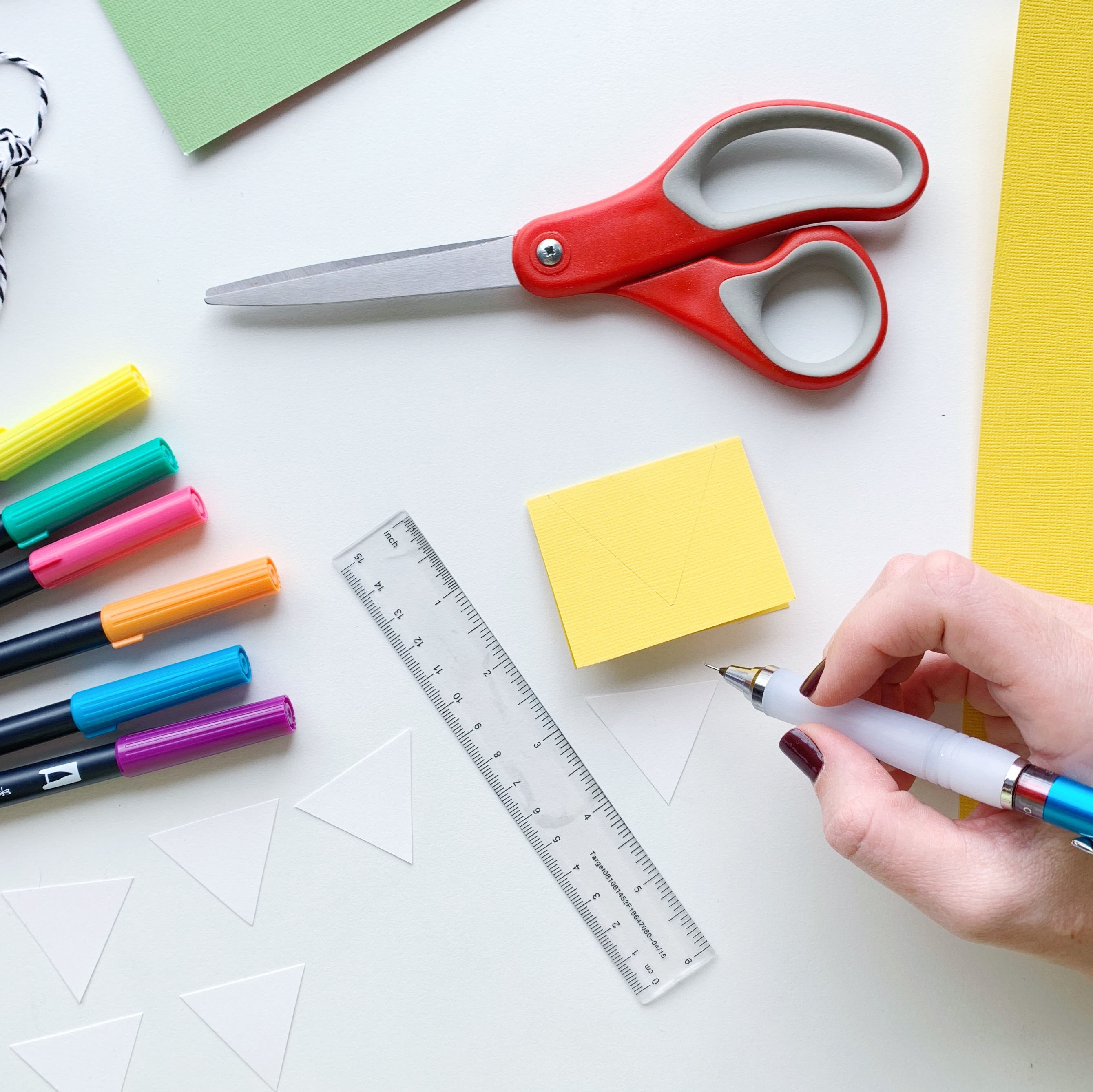 DIY Banner Cake Topper with @studio80design #tombow2019dt