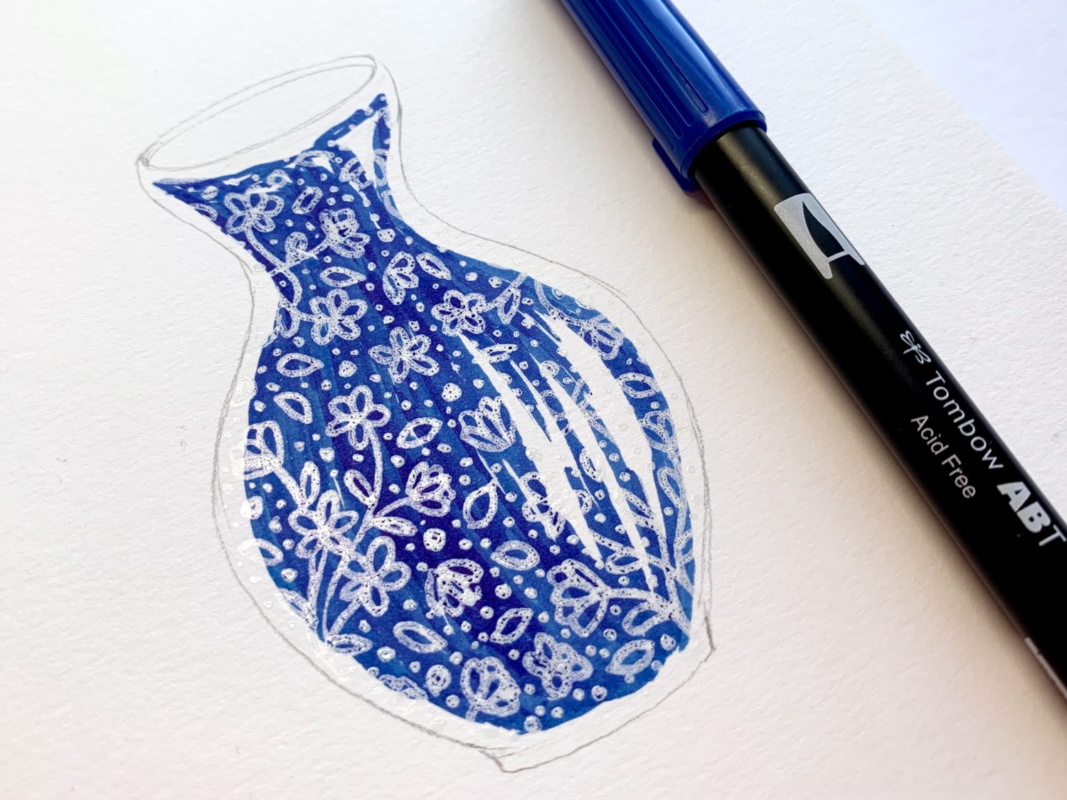 Use @TombowUSA Dual Brush Pen 535 to make your Classic Blue projects. Tutorial by @LePereLetters. #Pantone #DualBrushPens