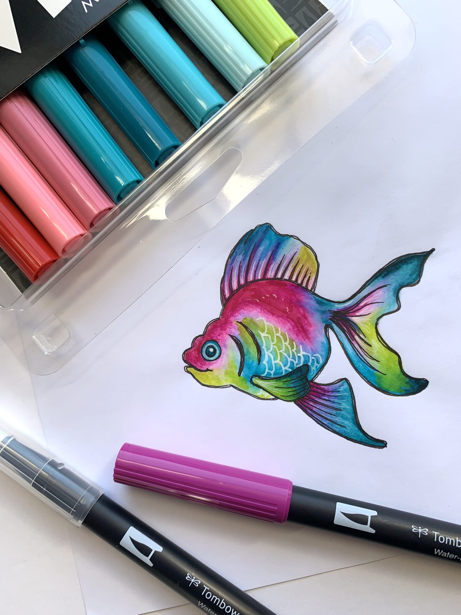 Learn how to use the @TombowUSA Tropical Palette in your artwork! Review by @LePereLetters. #colorpalettes #bestartsupplies #brushmarkers