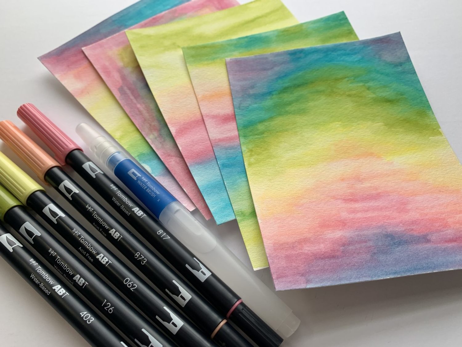 Learn how to use the @TombowUSA Retro Palette in your artwork! Review by @LePereLetters. #colorpalettes #bestartsupplies #brushmarkers