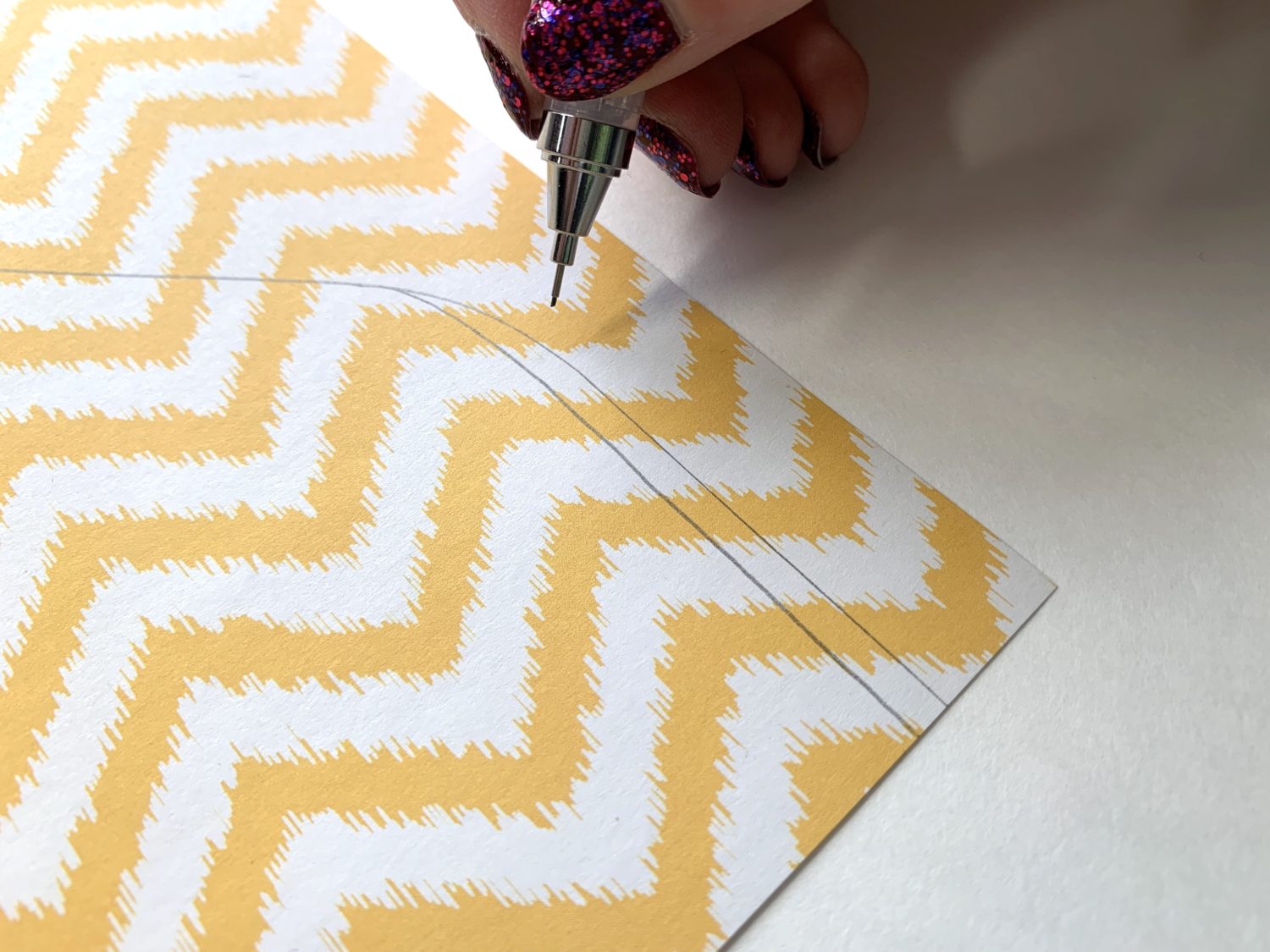 Use @tombowusa products to make your own envelope liner. Tutorial by @lepereletters. #envelopeliner #happymail
