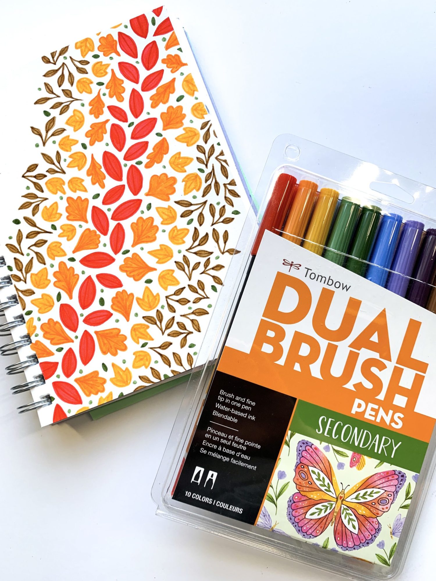 Capture those Autumn vibes with your @tombowusa Dual Brush Pens! Guide by Ali LePere. #tombow #autumncolors #bestmarkers