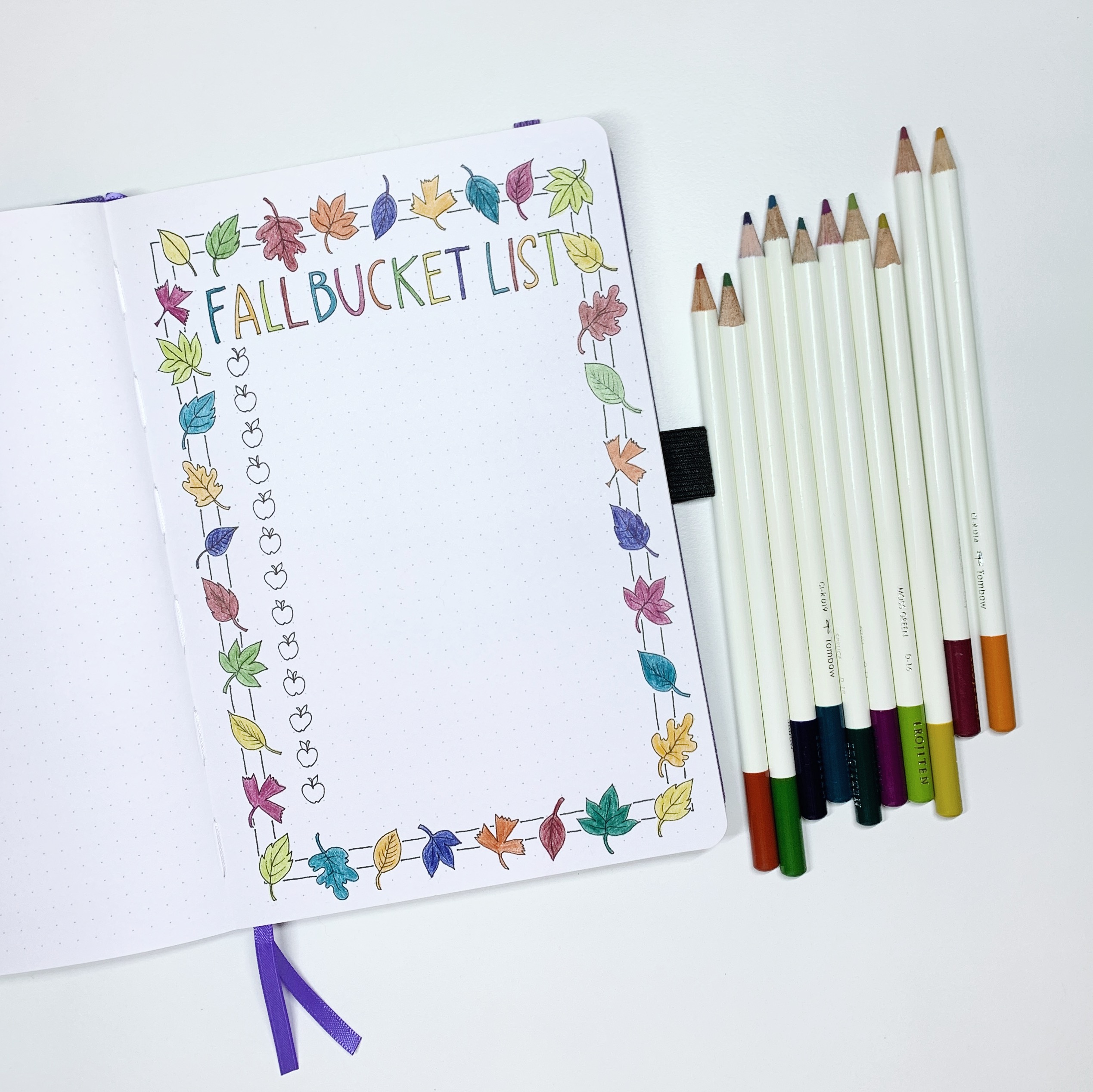 Learn how to create a fall bucket list in your bullet journal with Adrienne from @studio80design!