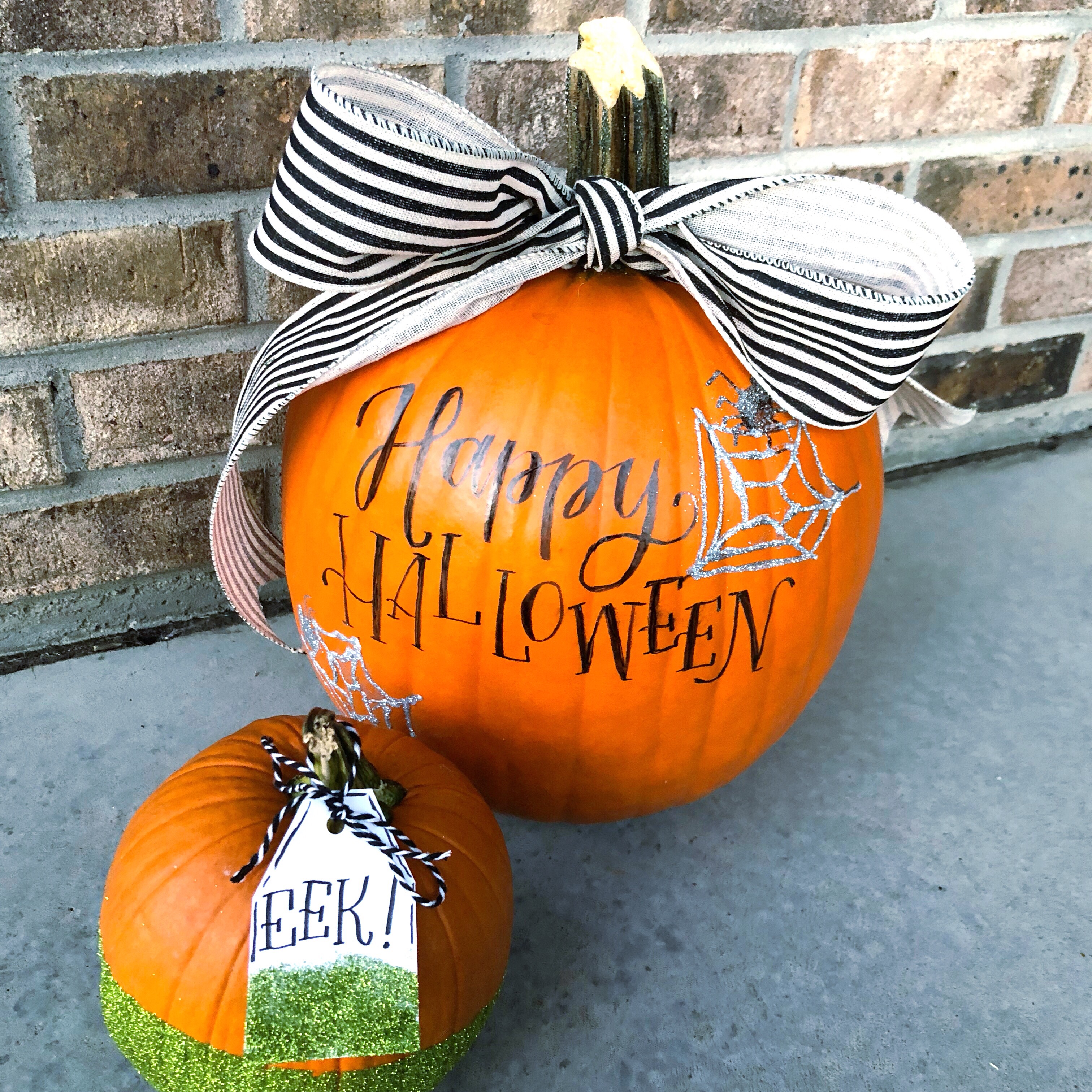 Lauren Fitzmaurice of Renmade Calligraphy shows you how to create spooky and sparkly pumpkins with Tombow USA Adhesives and lettering supplies.