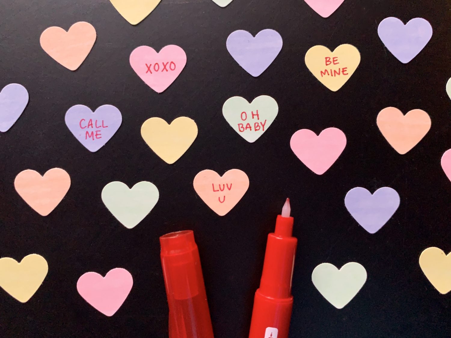 Use @TombowUSA markers on your next paper craft project. Tutorial by @LePereLetters. #bestartsupplies #cardmaking #candyhearts