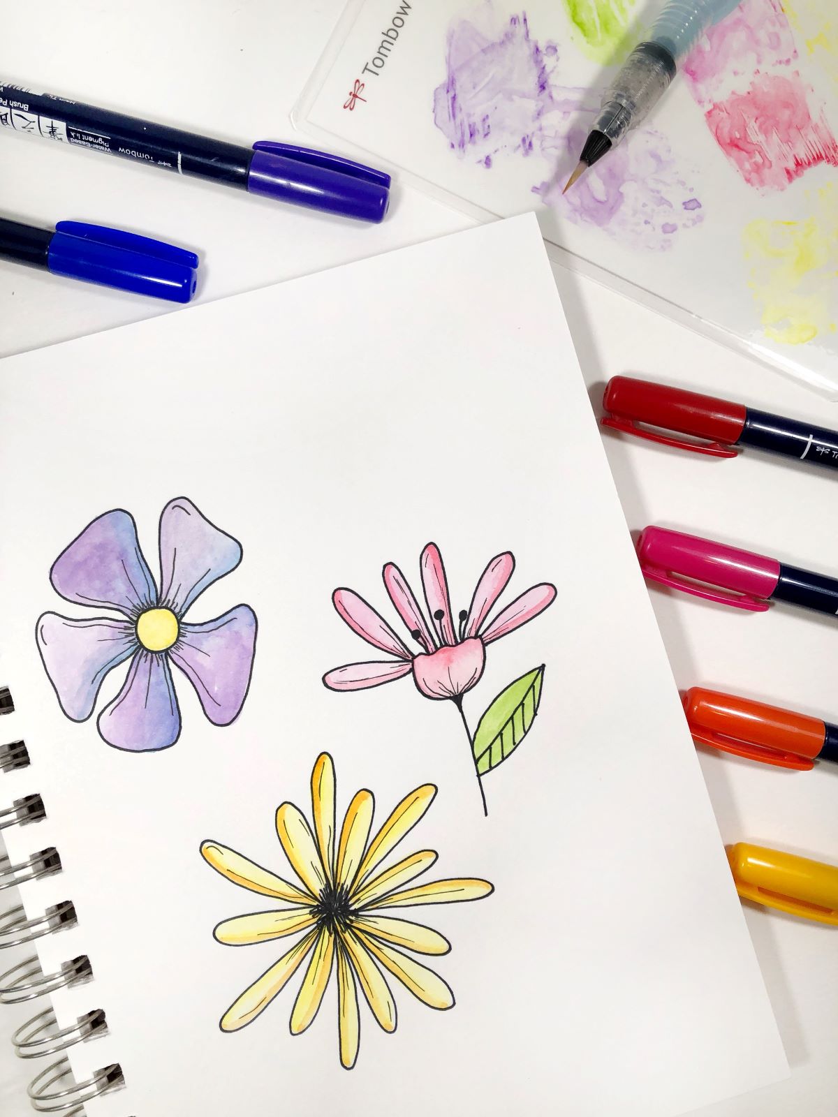 5 Creative Ways to Use Tombow's Fudenosuke Colors. Learn how with @aheartenedcalling #tombow #tombowusa #fudenosukecolors