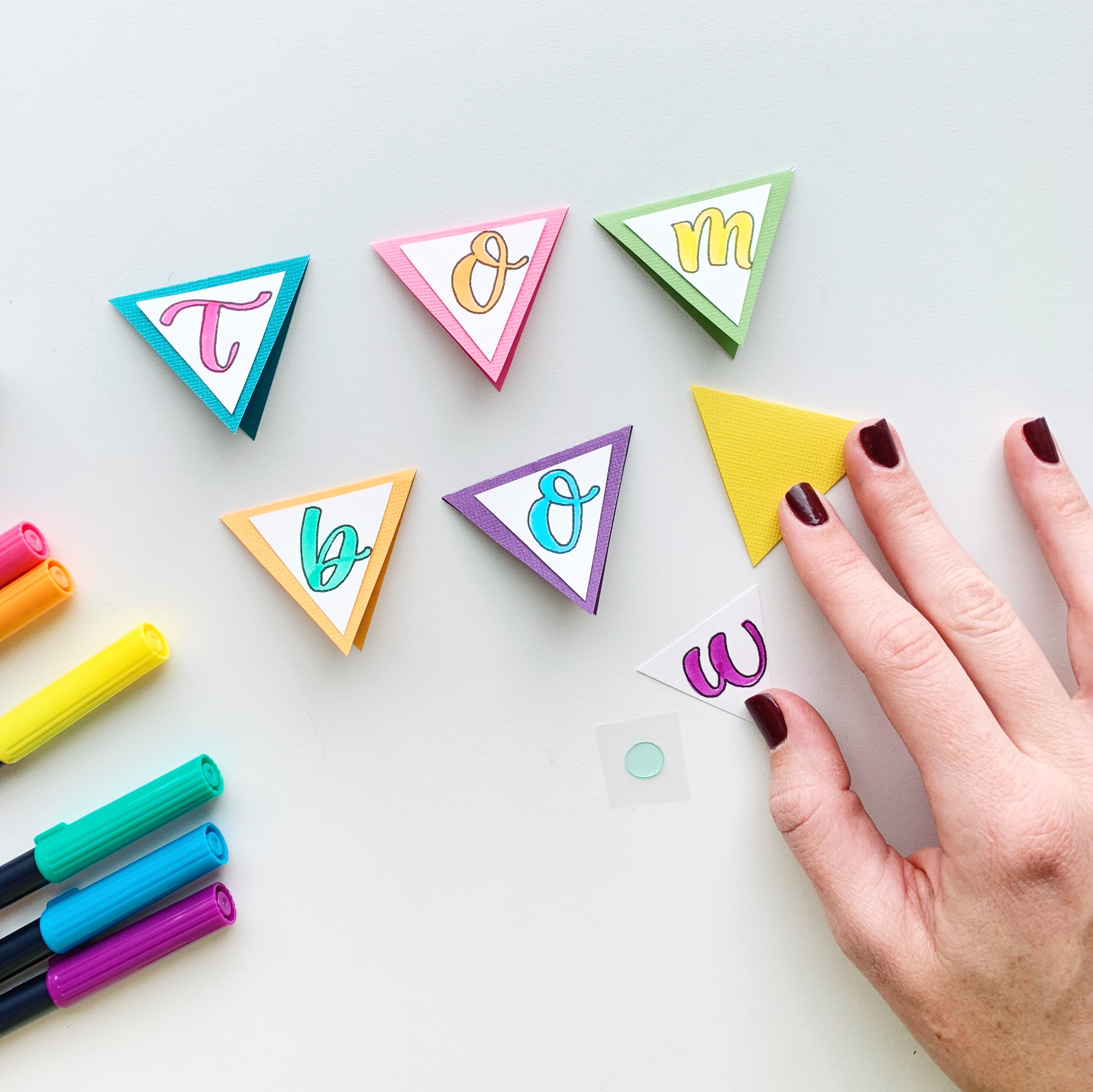 DIY Banner Cake Topper with @studio80design #tombow2019dt