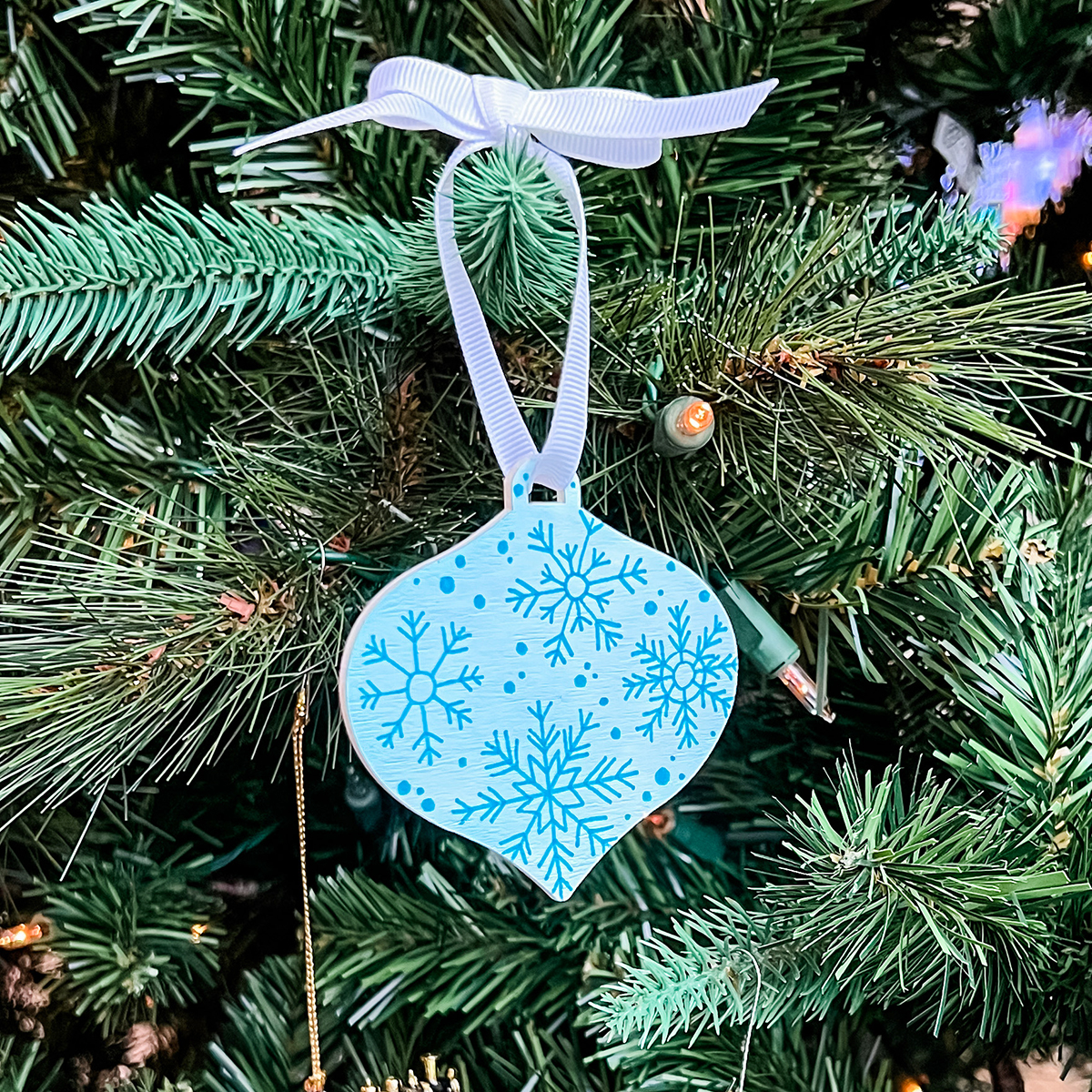 DIY Ornaments with Dual Brush Pens by Jessica Mack on behalf of Tombow