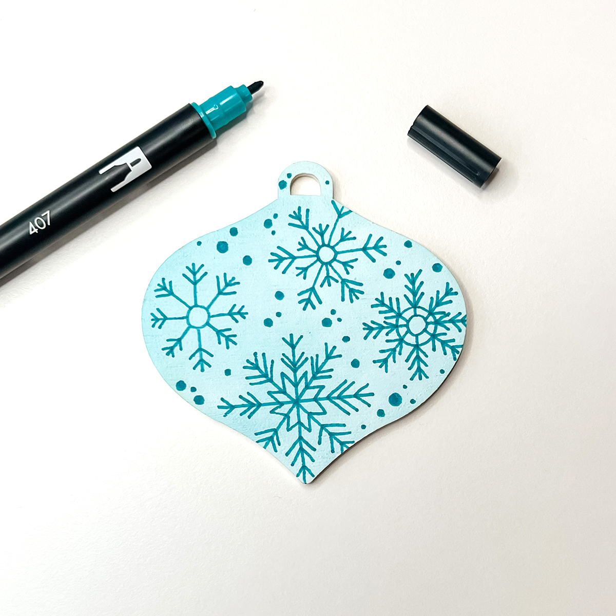 DIY Ornaments with Dual Brush Pens by Jessica Mack on behalf of Tombow