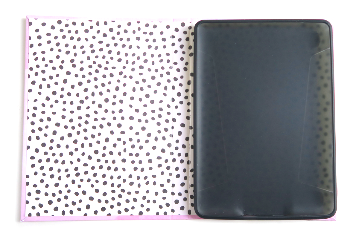 Easy DIY Kindle Case by @tombowusa and @popfizzpaper
