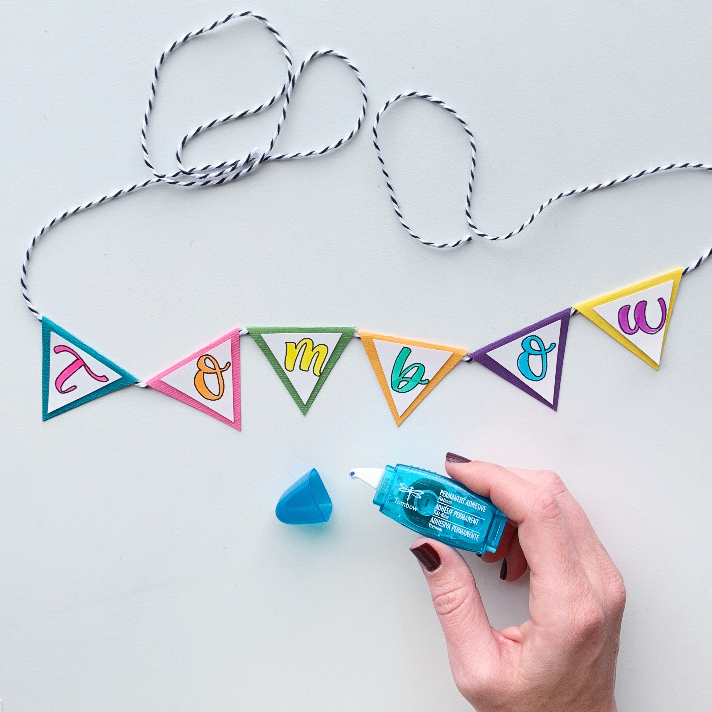 DIY Banner Cake Topper with @studio80design #tombow2019dt