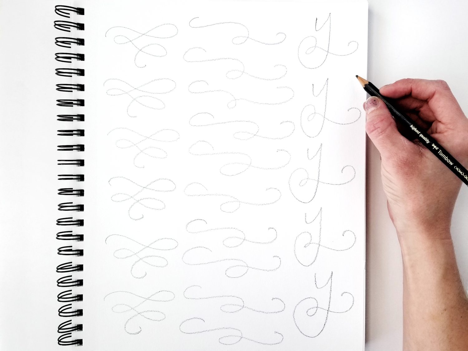 Learn 3 Ways to Master Pencil Calligraphy with @graceannestudio! #tombowusa @tombowusa