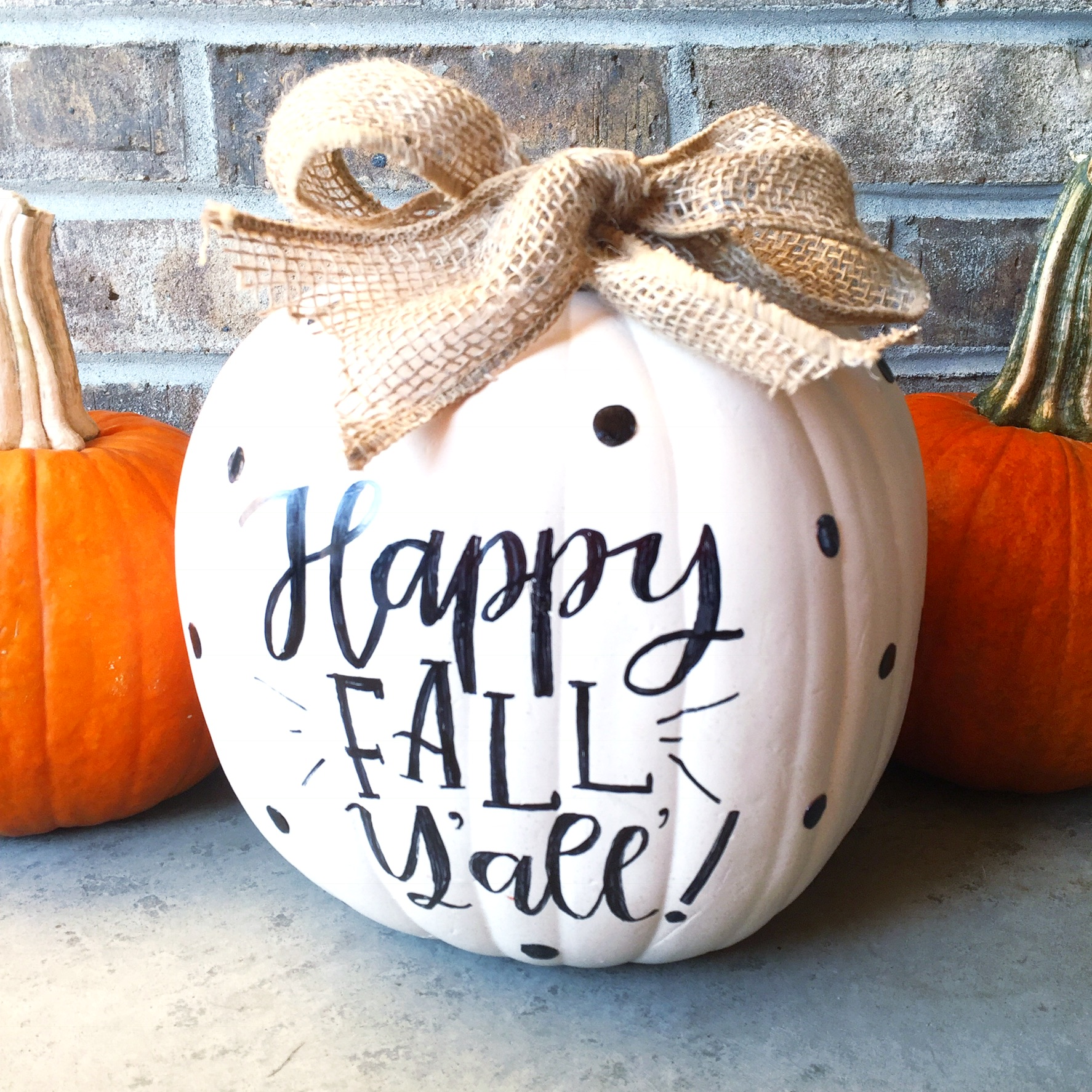 Lauren Fitzmaurice of Renmade Calligraphy shows you how to create a handlettered pumpkin that is covered in foil polkadots and burlap bow in this quick and easy 5 step tutorial using Tombow USA supplies. For more tips and tricks with letterIng and crafting goodness at renmadecalligraphy.com.