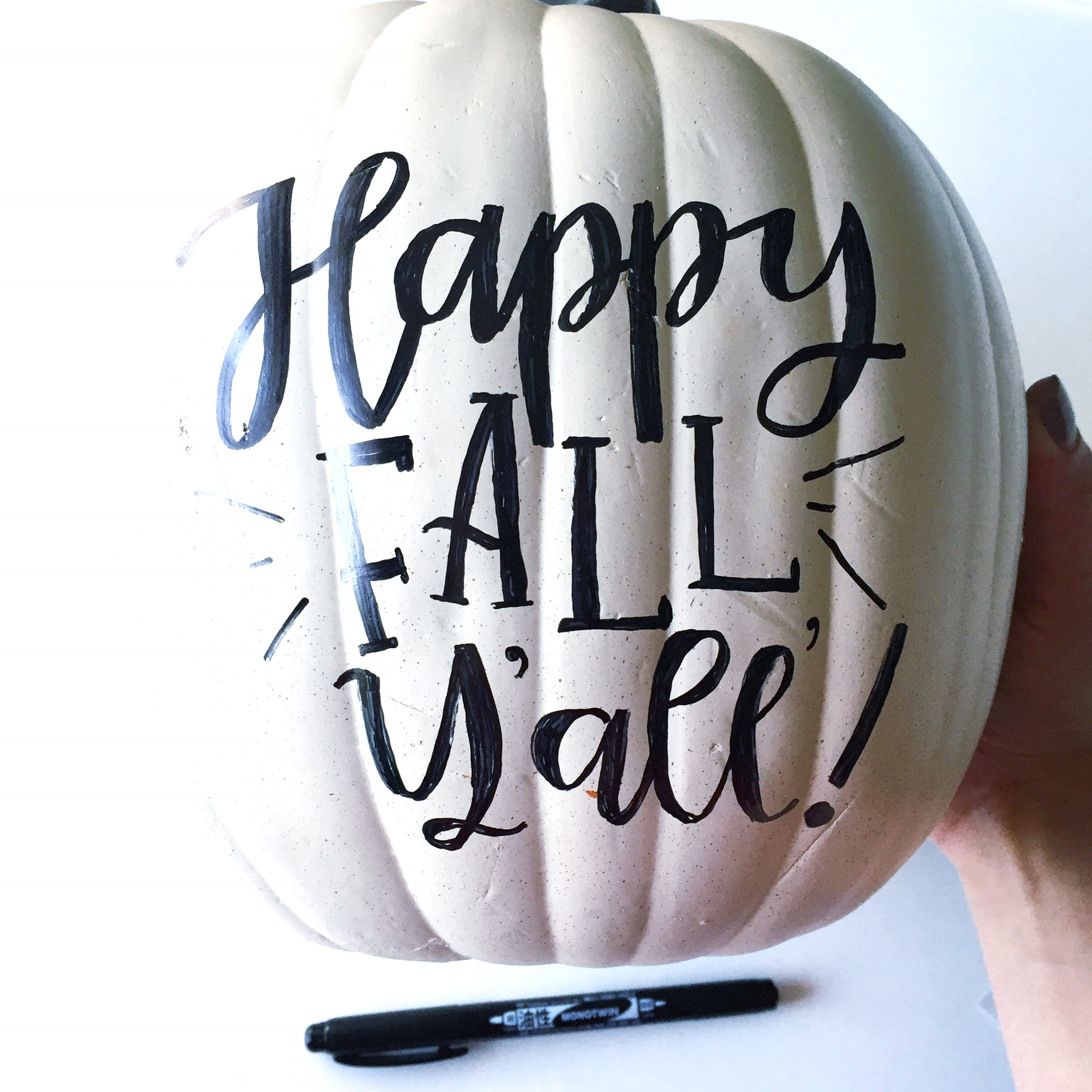 Lauren Fitzmaurice of Renmade Calligraphy shows you how to create a handlettered pumpkin that is covered in foil polkadots and burlap bow in this quick and easy 5 step tutorial using Tombow USA supplies. For more tips and tricks with letterIng and crafting goodness at renmadecalligraphy.com.