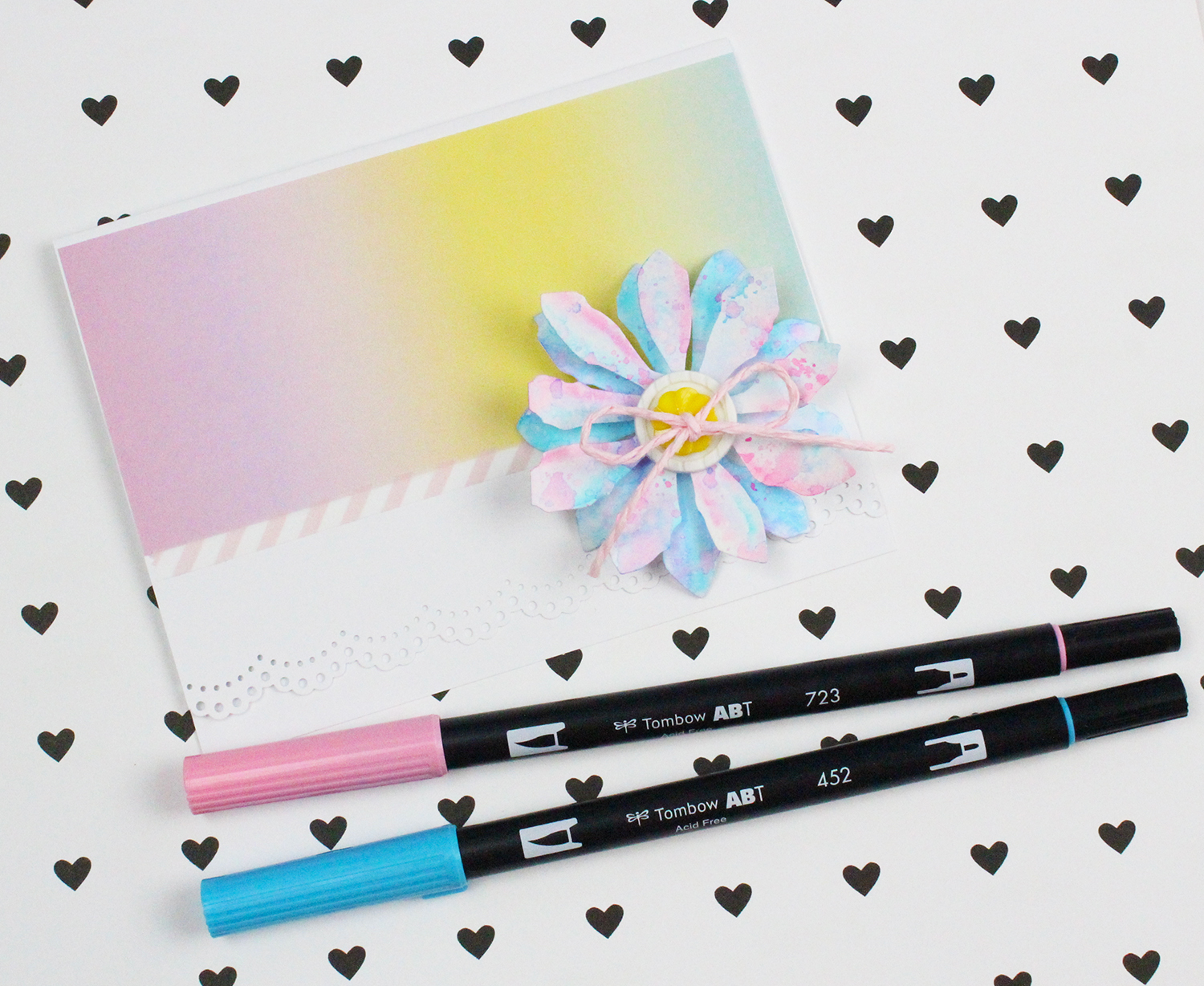 Learn 3 ways to color flowers using the Tombow Dual Brush Pens! #tombow #spring #flowers