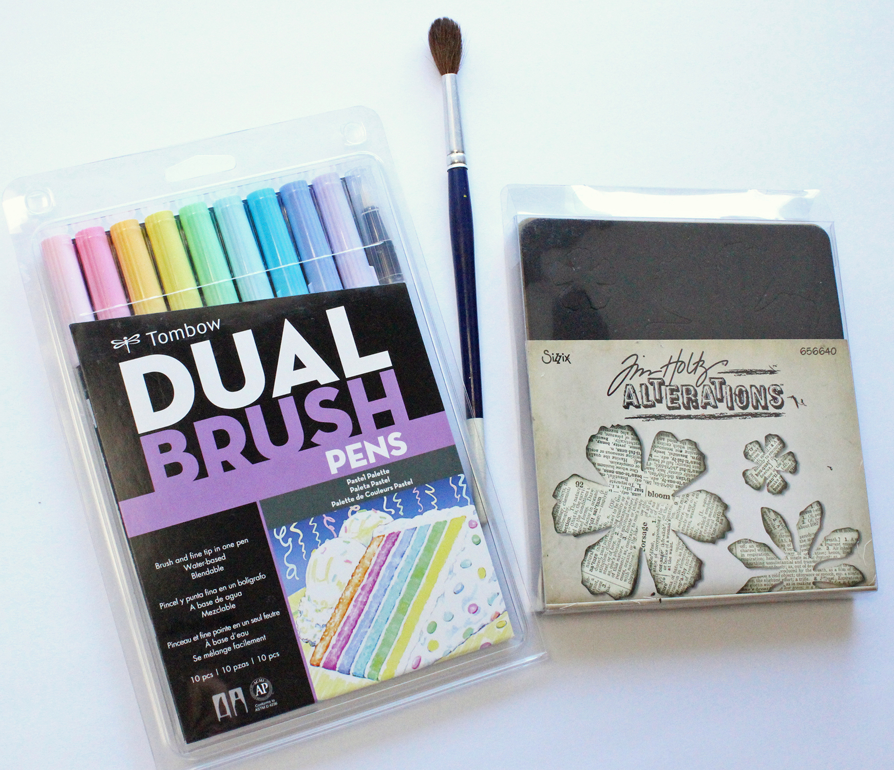 Tombow's Dual Brush Pens are perfect for coloring! Grab this