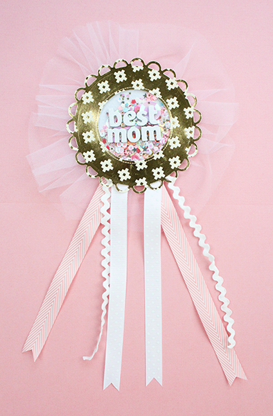Gather your supplies! Take a look at this award ribbon tutorial and reward your favorite person! #tombow