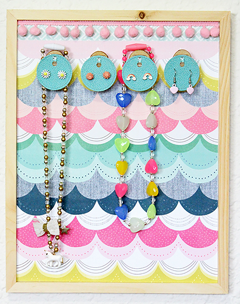 Super Easy DIY Jewelry Display with Tombow USA and Walnut Hollow #tombow #diy