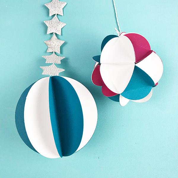 Make these easy DIY ceiling party decorations! They also work perfect for photo booth backdrops! #tombow #diypartydecor 