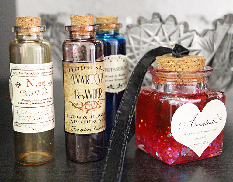 Make easy DIY Potions for your Halloween display using the Tombow MONO Aqua Liquid Glue! #halloween #tombow