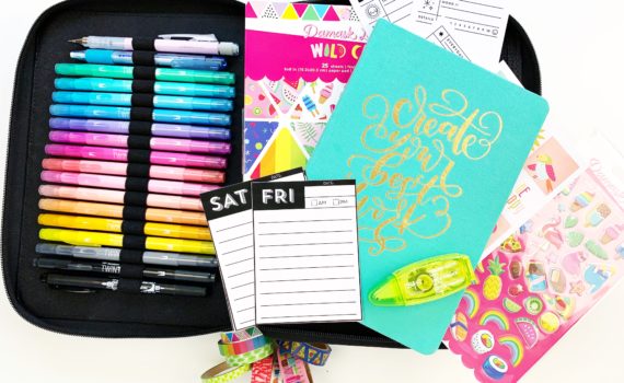 Make your own craft kit to take on the go! Use the Tombow Zippered Marker Storage Case to bring creativity everywhere! Pack your Tombow favorite products! #tombow #crafty