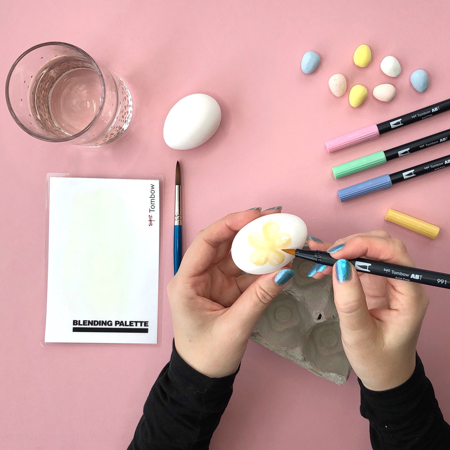 3 Watercolor-Look Easter Egg Decorating Techniques Using Tombow Dual Brush Pens by Jessica of BrownPaperBunny