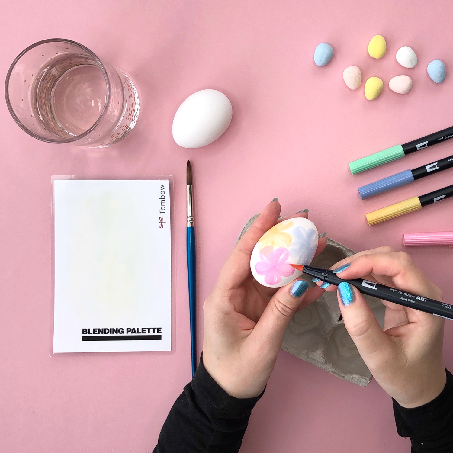 3 Watercolor-Look Easter Egg Decorating Techniques Using Tombow Dual Brush Pens by Jessica of BrownPaperBunny