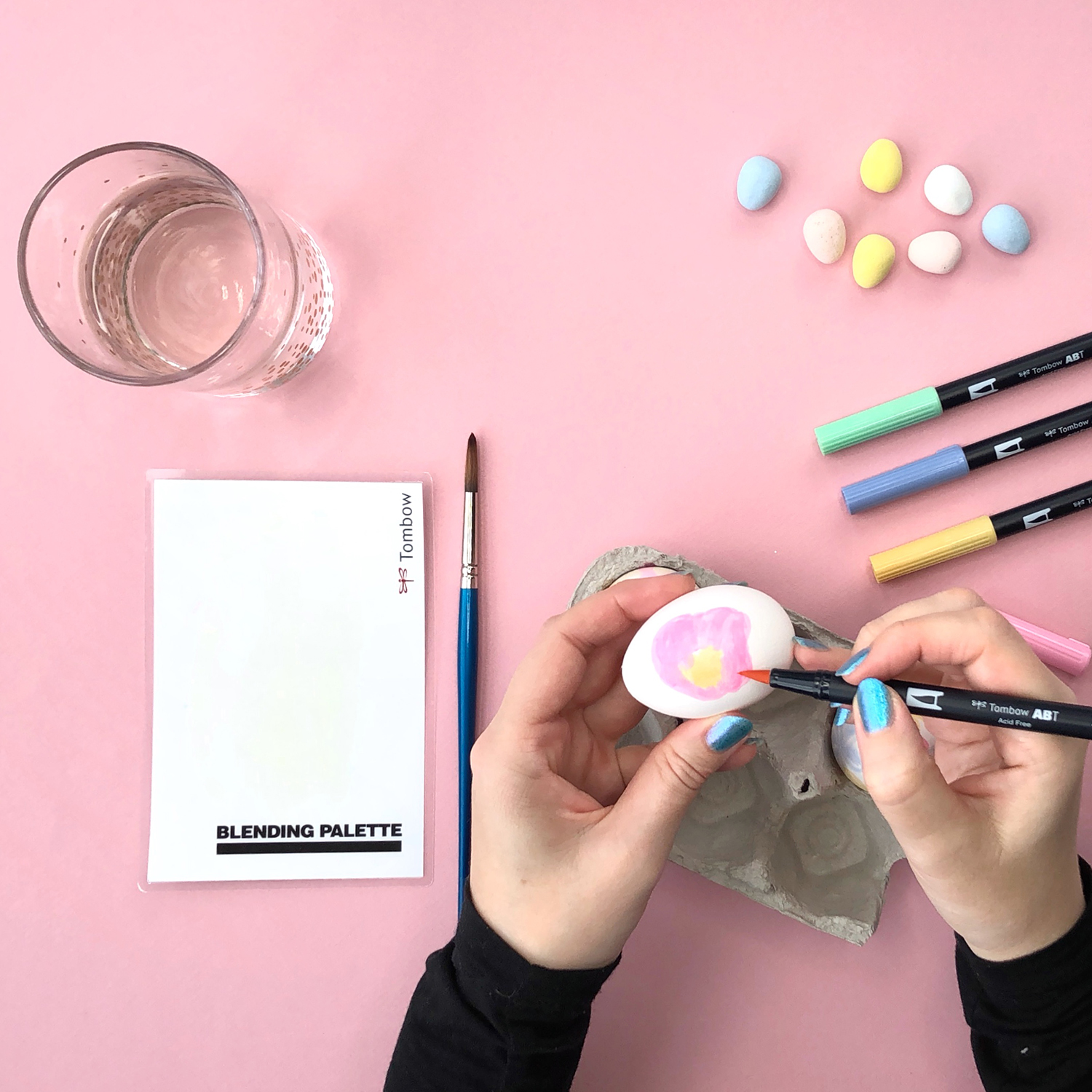 3 Watercolor-Look Easter Egg Decorating Techniques Using Tombow Dual Brush Pens by Jessica of BrownPaperBunny