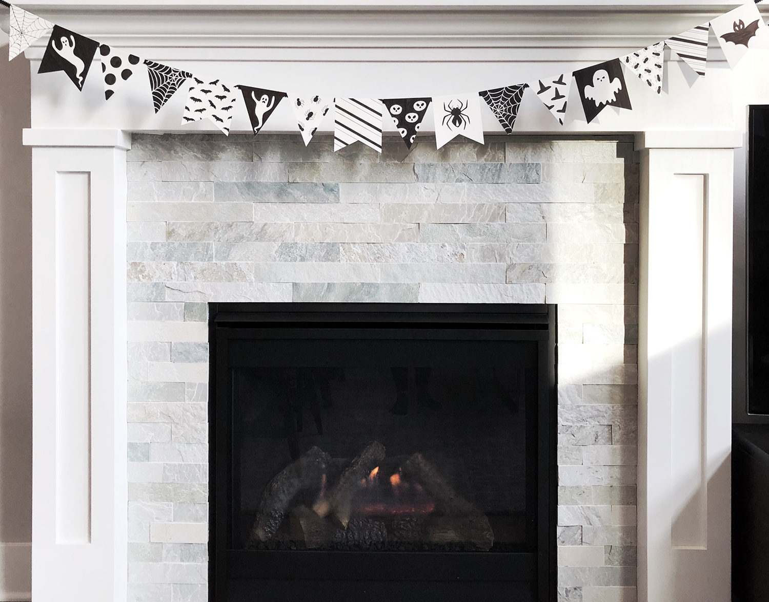 DIY Black and White Halloween Banner by Jessica Mack on behalf of Tombow