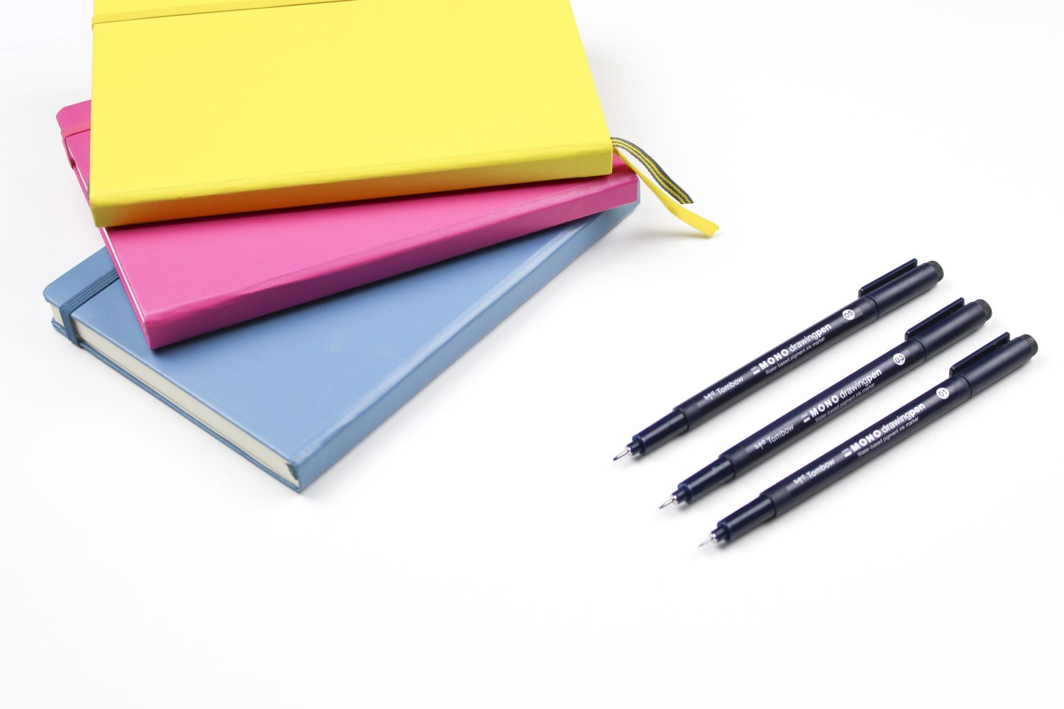 Introducing Tombow's MONO Drawing Pen! This drawing pen comes in 3 tip sizes and is perfect for art, illustration, lettering and journaling.