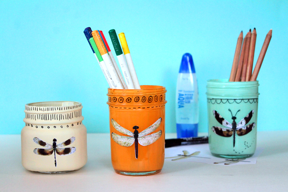 Restyle glass jars for Spring following this tutorial by @punkprojects and @tombowUSA! 