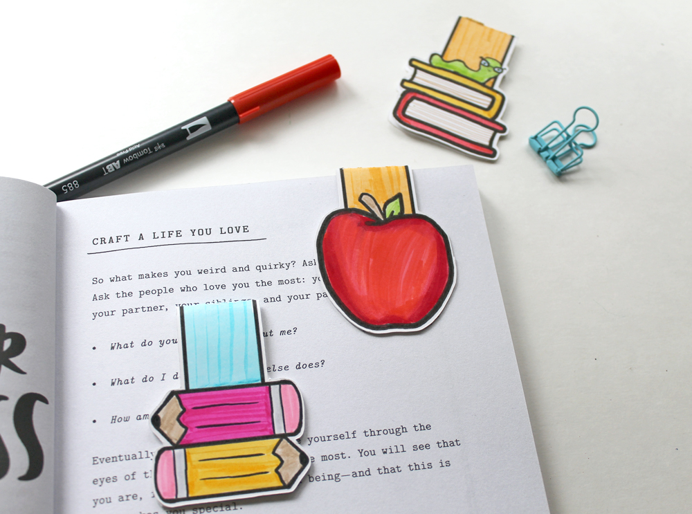 Make these easy Magnetic Bookmarks with this free printable by @punkprojects and @tombowusa! A perfect gift for teachers!