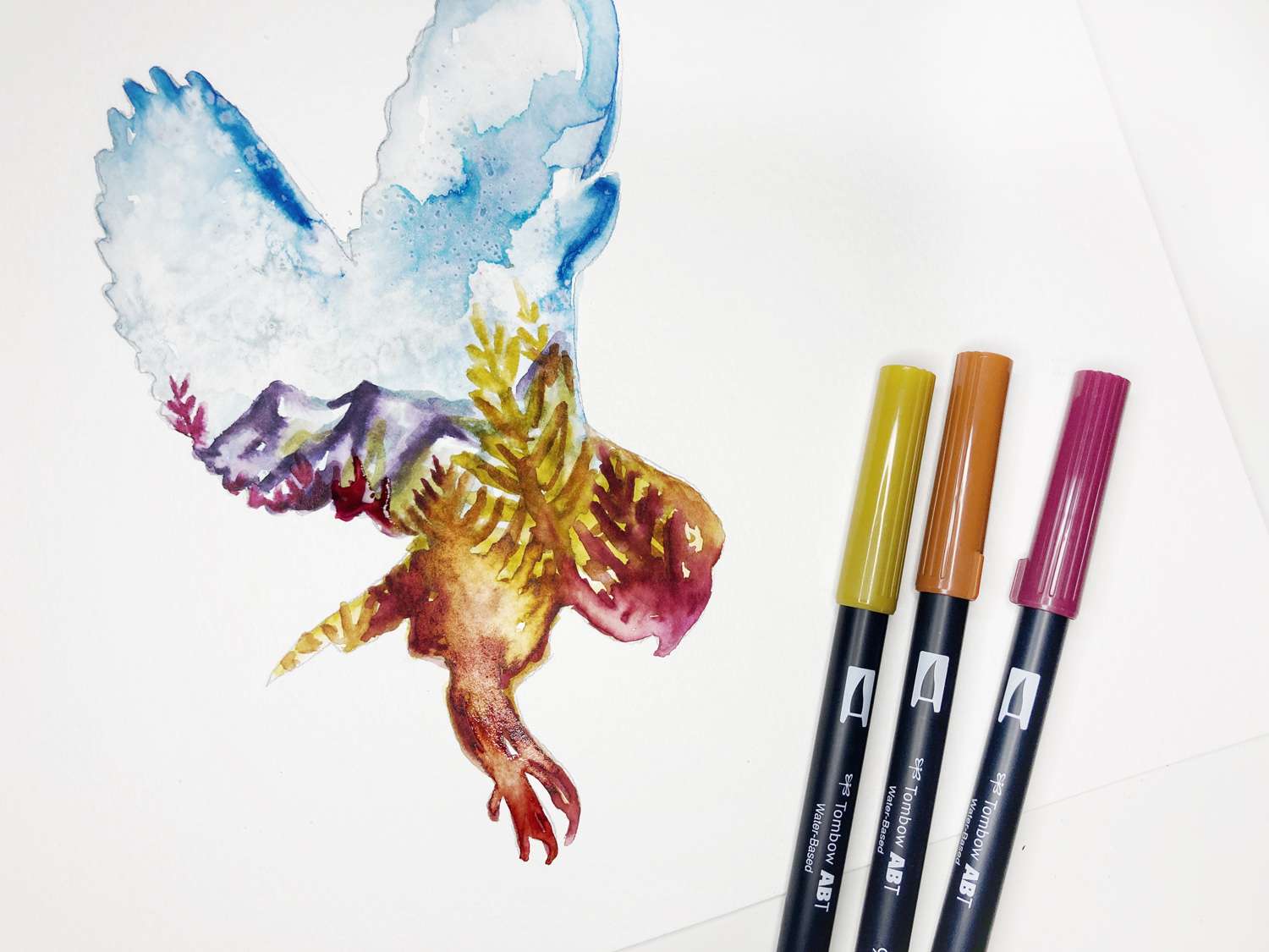 Learn how to paint a Watercolor Fall Owl using @tombowusa Dual Brush Pens perfect for Autumn! #tombowusa #tombow #watercolor