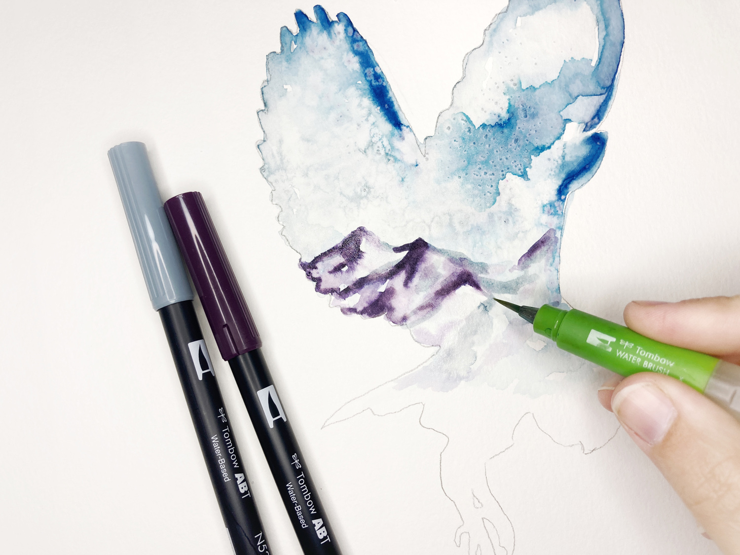 Learn how to paint a Watercolor Fall Owl using @tombowusa Dual Brush Pens perfect for Autumn! #tombowusa #tombow #watercolor