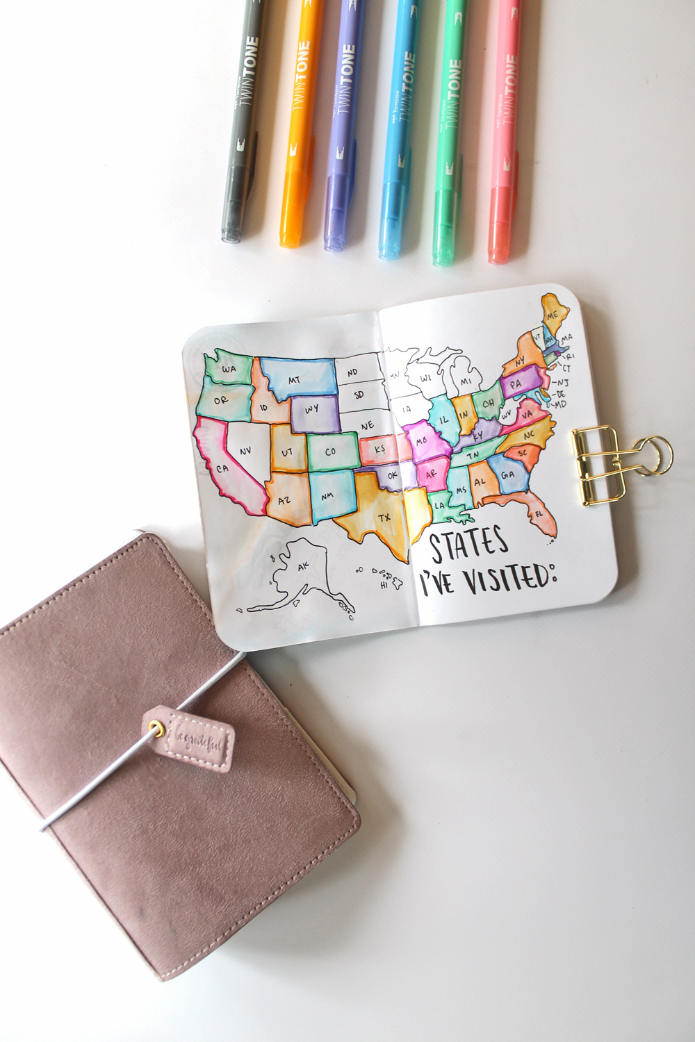 Learn how to easily draw maps in your Traveler's Notebook Travel Journal using this tutorial by @studiokatie on the @tombowusa Blog.