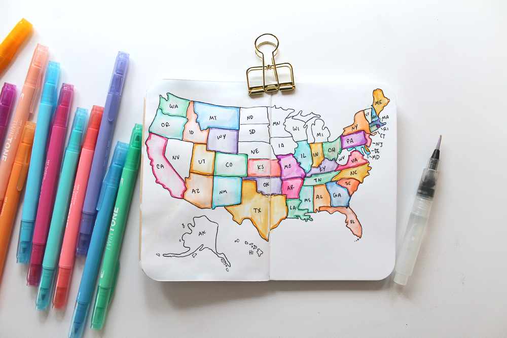 Learn how to easily draw maps in your Traveler's Notebook Travel Journal using this tutorial by @studiokatie on the @tombowusa Blog.