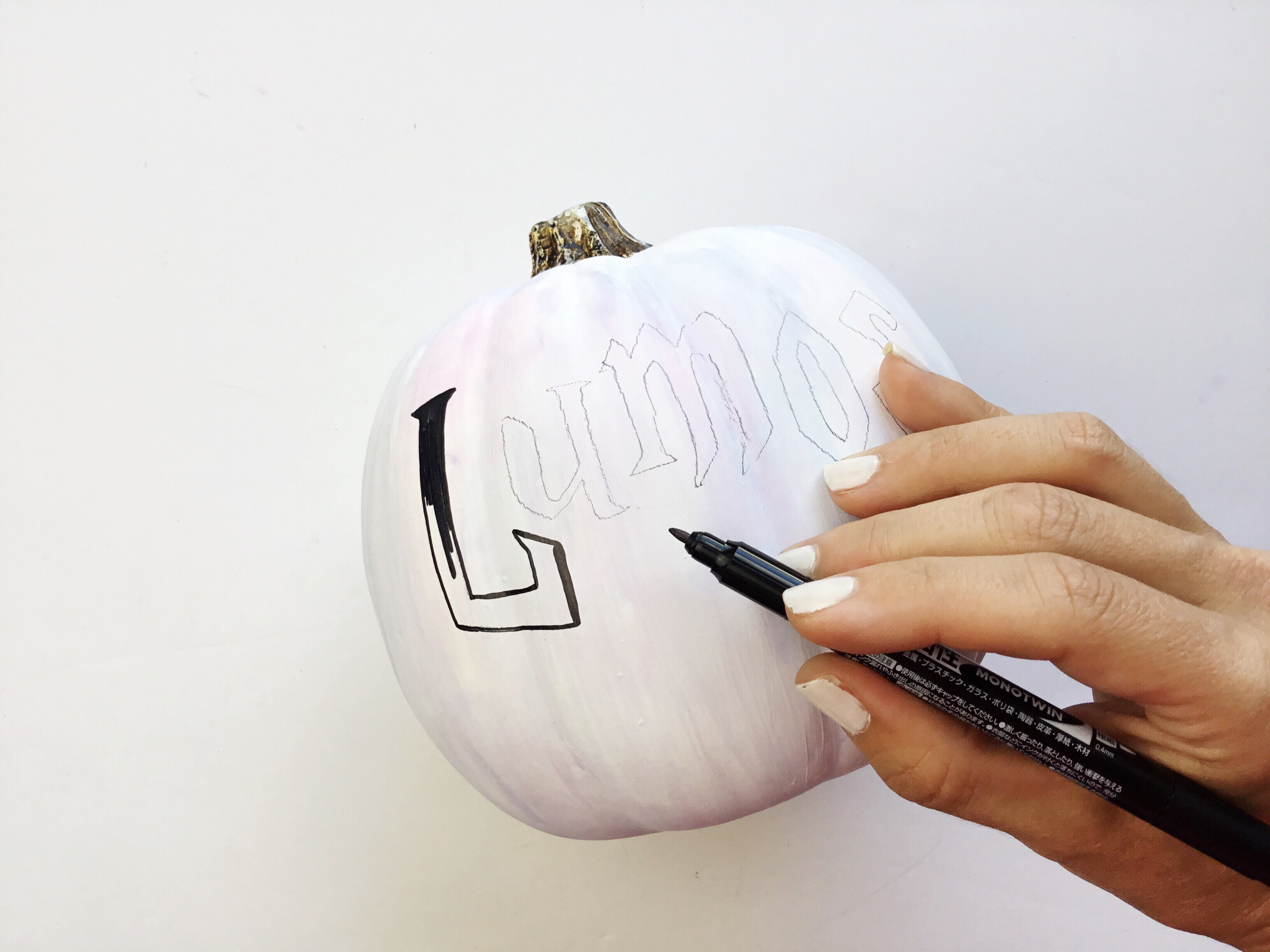 DIY Harry Potter pumpkin | how to create your own Harry Potter themed fall decor with #Tombow