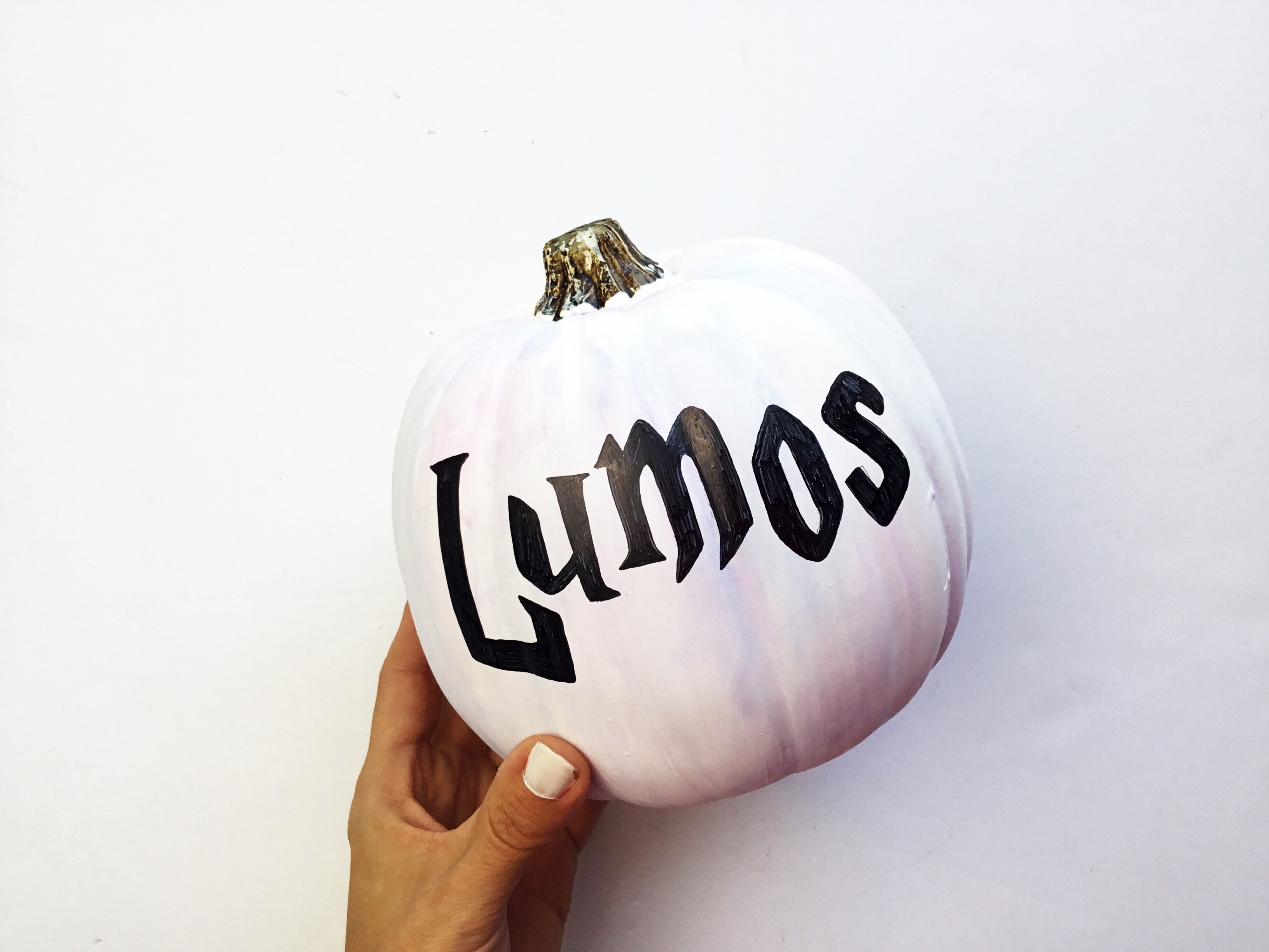 DIY Harry Potter pumpkin | how to create your own Harry Potter themed fall decor with #Tombow