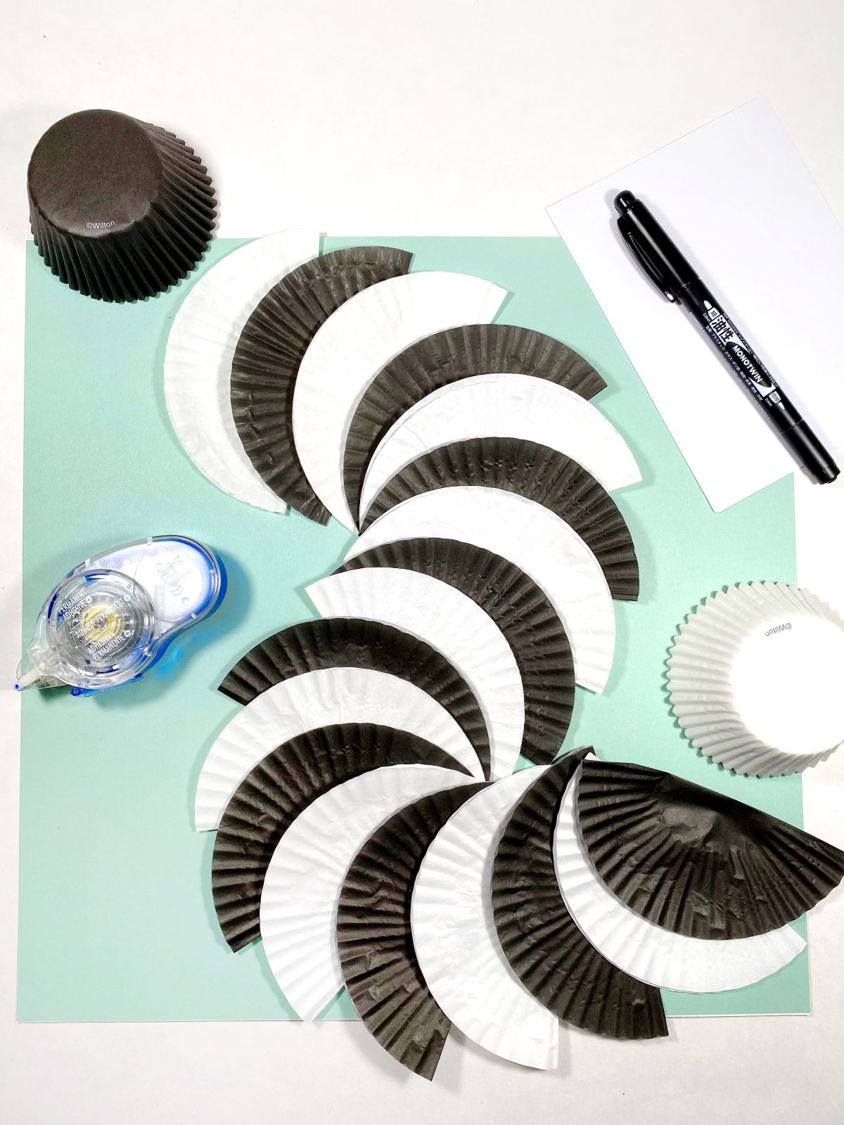 Create an Easy Cupcake Liner Caterpillar with @tombowusa and @aheartenedcalling #tombow #crafts